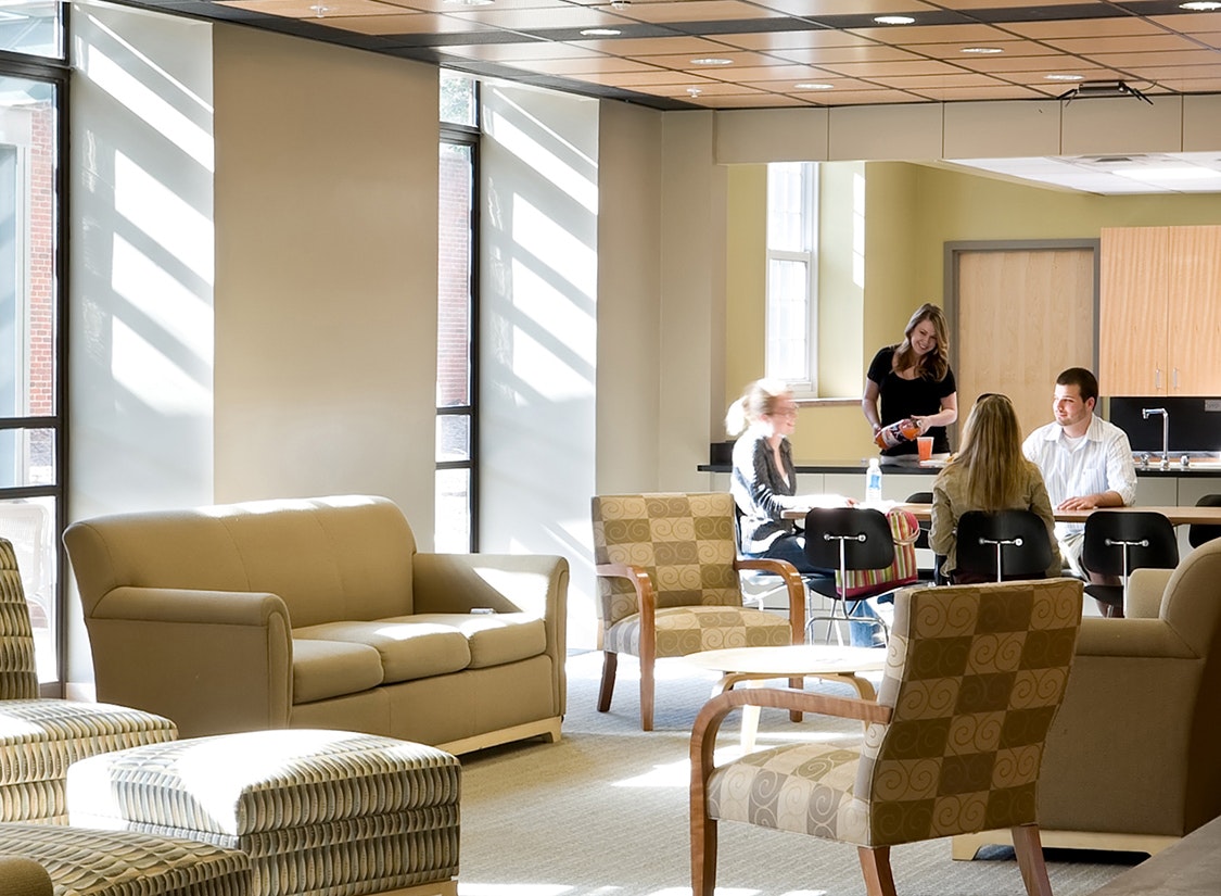 Longwood University hired VMDO to modernize Wheeler Hall and to help the university compete with off-campus housing options and peer institutions.